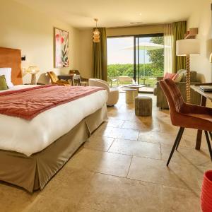 Junior Suite with Garden View