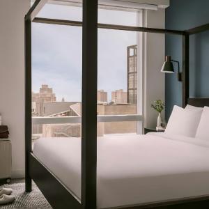 One Bedroom, King (Virtual Front Desk)
