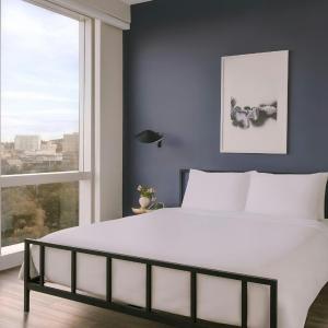One Bedroom, Queen (Virtual Front Desk)