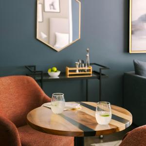 One-Bedroom Superior Apartment with Queen and Sofa Bed