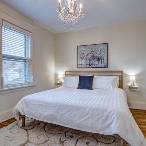 One-Bedroom Deluxe Apartment