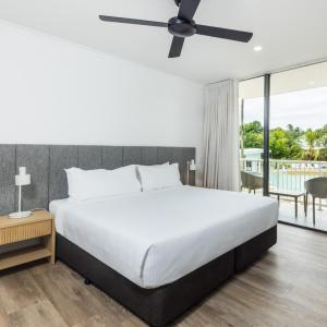 1 Bedroom Apartment Pool View Premier - No Housekeeping