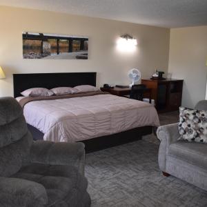 Deluxe King Suite