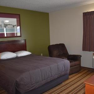 Queen Room - Disability Access - Non-Smoking