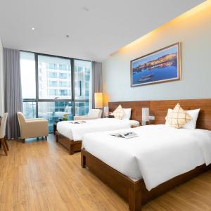 Deluxe Twin Room with City View