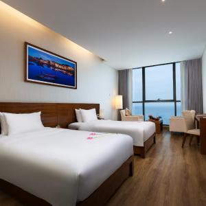Deluxe Twin Room with Sea View