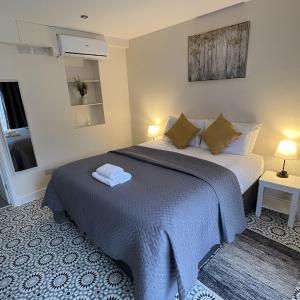 Double or Twin Room with Private Bathroom