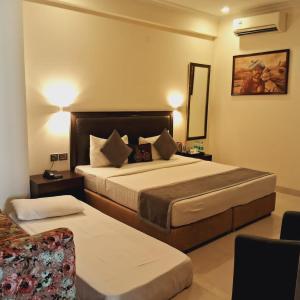 Deluxe Queen Room