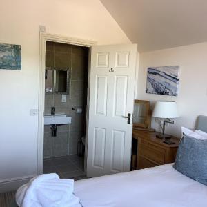 Deluxe Double Room with Shower