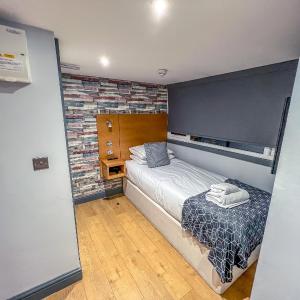 Small Single Room
