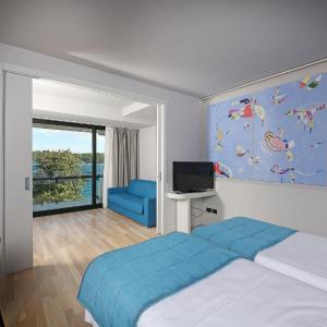 Junior Suite with Balcony and Lake View