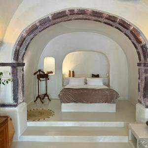  Junior Cave House with Shared Plunge Pool