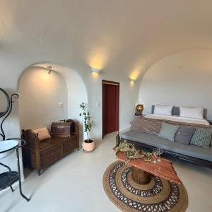 Superior Cave House with Plunge Pool and Sew View