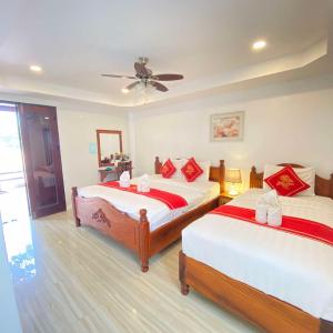 Deluxe Triple Room with Terrace and River View