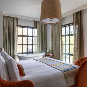 Deluxe One-Bedroom Suite