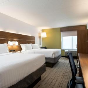Queen Room with Two Queen Beds - Disability Access Hearing Accessible - Roll-In Shower
