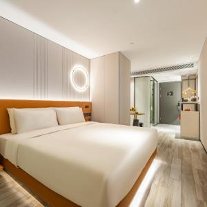 Elegant Double Room  No Window