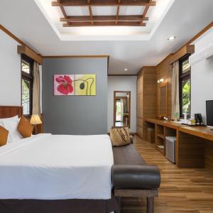 Cottage Double with Garden View