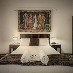 Queen Room with Spa Bath