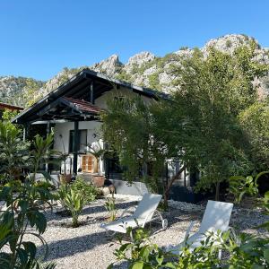 Villa with Garden View