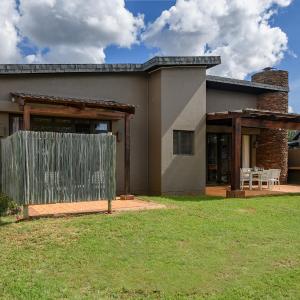 Three Bedroom Chalet with Patio