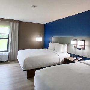 Superior Queen Room with Two Queen Beds - Non-Smoking
