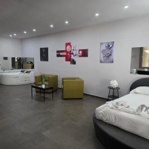 Deluxe Suite with Spa Bath