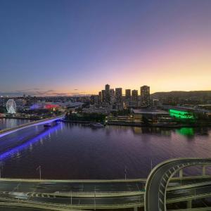 King Suite with River View and High Floor – Supreme Suite