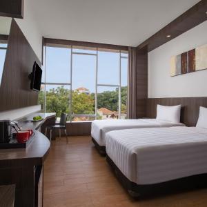 Double or Twin Room with City View