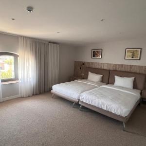 Standard Twin Room with Garden View