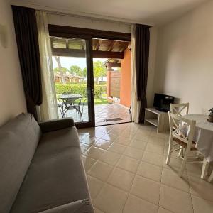 One-Bedroom Apartment with Lake View