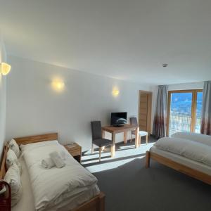 Comfort Triple Room with Shower