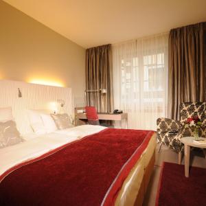 Business King Room