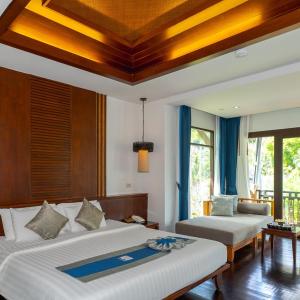 Deluxe Double or Twin Room with Pool View