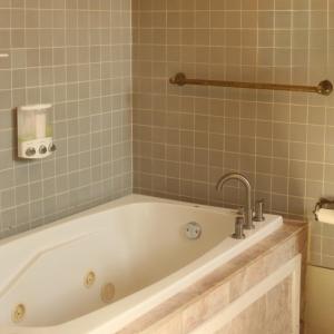 King Room with Spa Bath