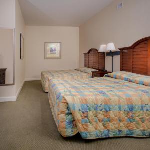 2 Bedroom 2 Bath Side-view Double Balcony Condo with 1 King, 2 Queens and 1 Sleeper Sofa - T25