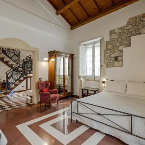 Deluxe Suite with Balcony