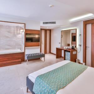 Double Room with Spa Bath