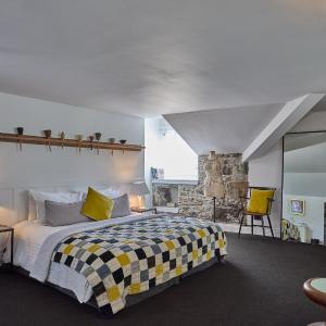 Large Double or Twin Room
