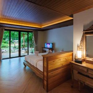 Deluxe Double Room with Bath