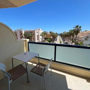 Apartment with Pool View 
