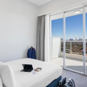 Three-Bedroom Harbor Penthouse