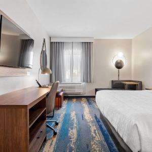 Queen Room with Two Queen Beds, Mobility Access and Bathtub with Grab Bars, Non-Smoking