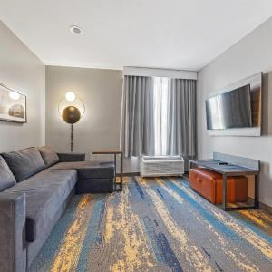 King Suite with Sofa Bed - Non-Smoking