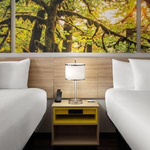 Queen Room with Two Queen Beds - Smoking