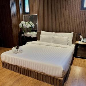 King Room with Mountain View