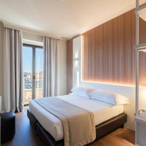 Premium King Room with Balcony