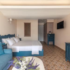 Superior Suite with Outdoor Hot Tub and Sea View