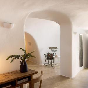 Cave Suite with Sea View and Outdoor Jetted Plunge Pool