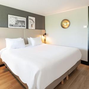 Superior Room - 1 King Bed